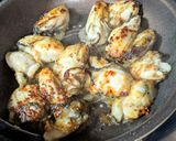 ワインがすすむ♡牡蠣ガーリックバター炒め作り方5写真