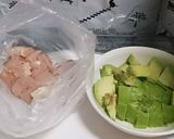 鶏肉とアボカドのみそだれ炒め作り方1写真