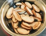 しいたけと卵のお味噌汁作り方1写真