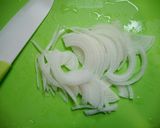 春のお味噌汁！新玉葱と菜の花作り方1写真