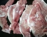 卵と豚スライスとヨシダソースを焼いた！作り方3写真