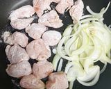 簡単10分！鶏肉と玉葱のケチャマヨ炒め作り方4写真