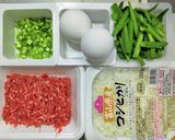 鳥ひき肉のあんかけニラ玉丼作り方1写真
