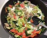 鶏肉と春キャベツのクリーム煮作り方10写真