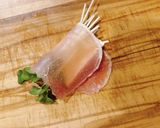 【簡単】チーズとカイワレの生ハム包み作り方4写真