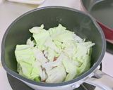 残り野菜で煮込みうどん（醤油ラーメン味)作り方3写真