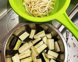 茄子ともやしの味噌汁作り方1写真