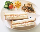 ツナマヨサンド♡&添え物色々☆作り方1写真