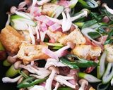 冷蔵庫の残り食材集合♪必殺！本つゆ炒め作り方3写真