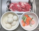 冷凍里芋と牛ばら肉で肉じゃが風作り方1写真