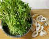 もう一品に！豆苗とちくわのサッと炒め作り方1写真