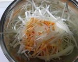 白髪ネギと焼豚とハンバーグ入醤油ラーメン作り方1写真