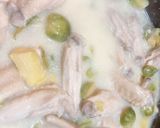 手羽と芽キャベツの豆乳シチュー風作り方3写真