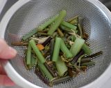 焼き鳥の缶詰と山菜の炊き込みご飯作り方2写真