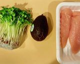鷄ささみとアボカドのわさびマヨ和え作り方1写真