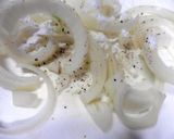 玉ねぎのポン酢みそだれポークロール!！作り方1写真