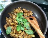 三杯鶏(台湾風鶏肉醤油炒め)作り方11写真