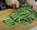 美肌ヘルシー副菜♪春菊とツナの簡単サラダ作り方1写真