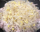 豚バラと豆もやしと青ネギの旨塩炒め作り方7写真