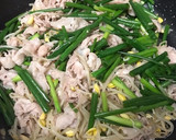 豚バラと豆もやしと青ネギの旨塩炒め作り方10写真