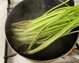 簡単、速攻おつまみ♩せりの鯖缶和え作り方2写真