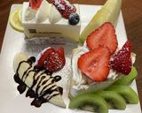 頂いたケーキにフルーツを添えて作り方2写真