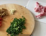 簡単♪豚肉とトマトのピリ辛つけ蕎麦作り方1写真