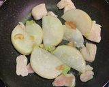 和そばとかぶらと鶏胸肉のペペロンチーノ作り方4写真