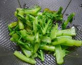 簡単！生姜焼き☆大根の葉の肉巻き作り方2写真