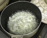玉ねぎとほうれん草、卵のスープ作り方1写真