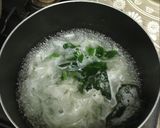 玉ねぎとほうれん草、卵のスープ作り方2写真