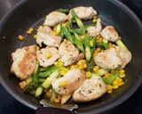 鶏むね肉とアスパラコーンの塩レモン炒め作り方4写真