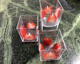 材料4つ　簡単いちごミルクゼリー作り方5写真