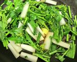 ウドとのらぼう菜のバター醤油炒め作り方6写真