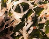 新玉ねぎと生わかめのまぜまぜサラダ作り方3写真