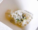青菜ふりかけ(ひろし)としらすのおにぎり作り方2写真