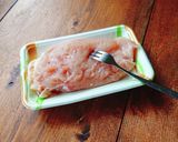 お酒がススム★鶏むね肉の味噌ゆず胡椒焼き作り方1写真