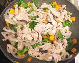 超簡単☆れんこんと豚肉の野菜炒め作り方3写真