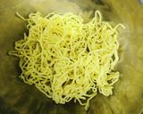 コンビニ食材でシーフード焼きそば作り方1写真