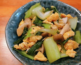 簡単☆10分以下☆青梗菜としめじの卵炒め作り方5写真