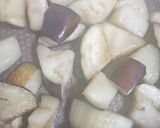 揚げない！油で炒めた揚げ焼き茄子の味噌汁作り方2写真