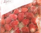 ひんやりおいしいいちごミルクシェイク♪作り方1写真