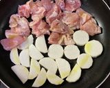 鶏もも肉と菜の花のにんにく黒こしょう炒め作り方3写真