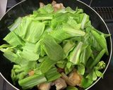 鶏もも肉と菜の花のにんにく黒こしょう炒め作り方5写真