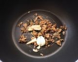 簡単ヘルシー☆鶏胸挽肉の中華風もやし炒め作り方3写真