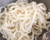 コンビニ食材で☆チキンと梅の旨塩うどん作り方3写真