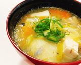 サバ水煮缶で♡栄養満点お味噌汁作り方6写真