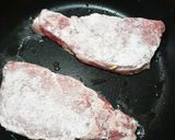 豚かつ用のお肉で玉ねぎソテー作り方1写真