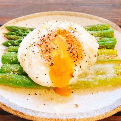 焼きアスパラガスのポーチドエッグのせ♡ by 野菜ソムリエmiwa