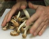 霜降り和牛とキノコのすき焼き風パスタ♪ૢ作り方3写真